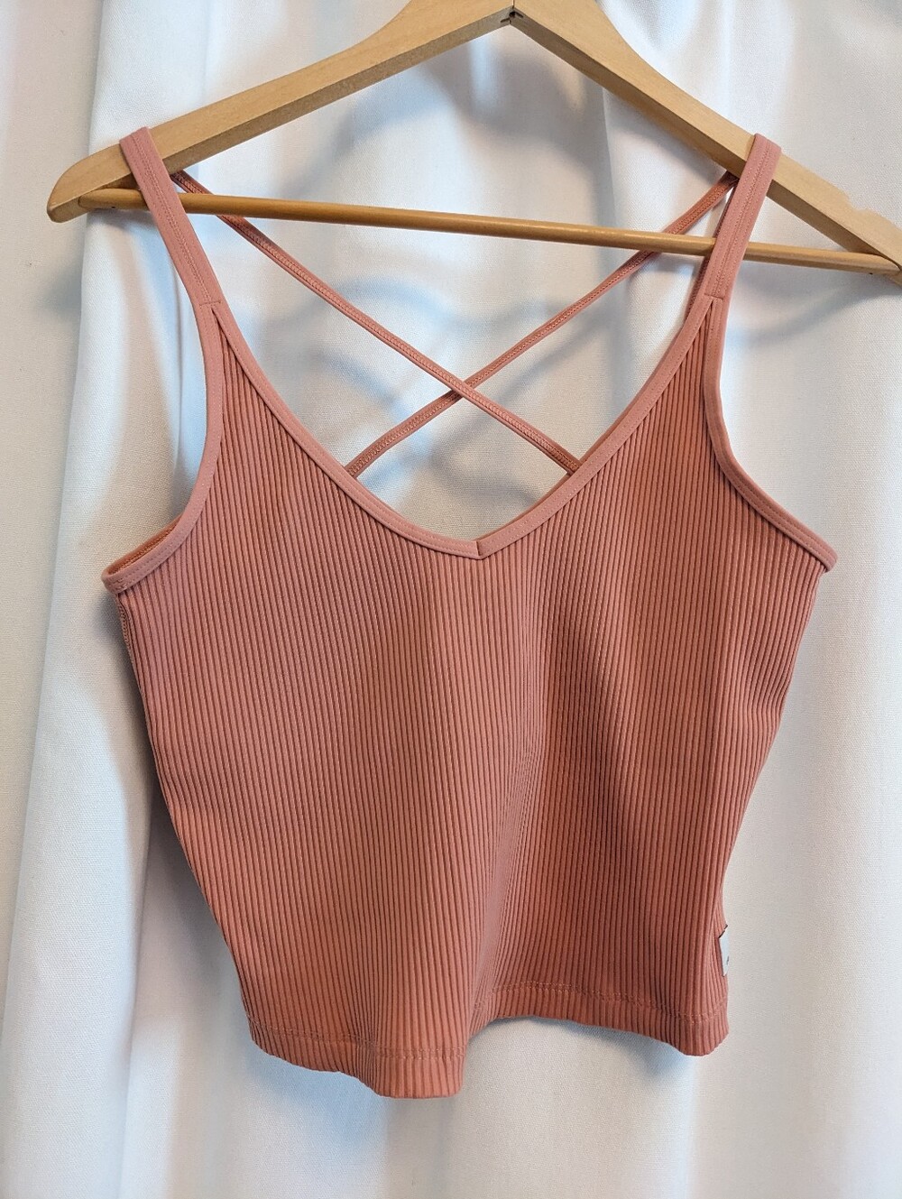 VUORI Rib Crop Tank Women's Medium Built in Bra Athletic Yoga Light Cinnamon